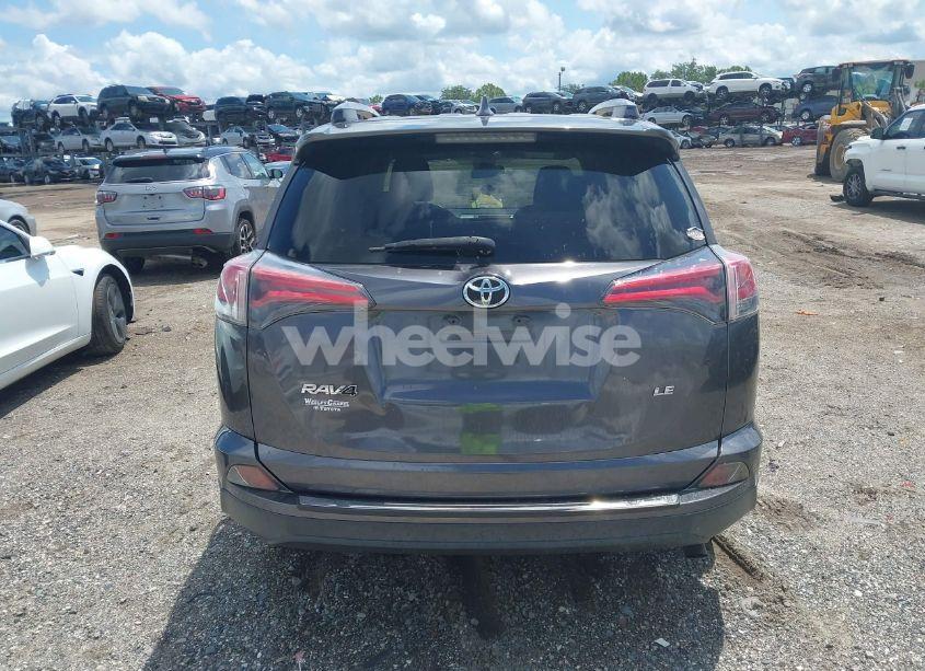 Photo 15 of 2018 Toyota Rav4 LE (VIN JTMZFREV0JJ154430)