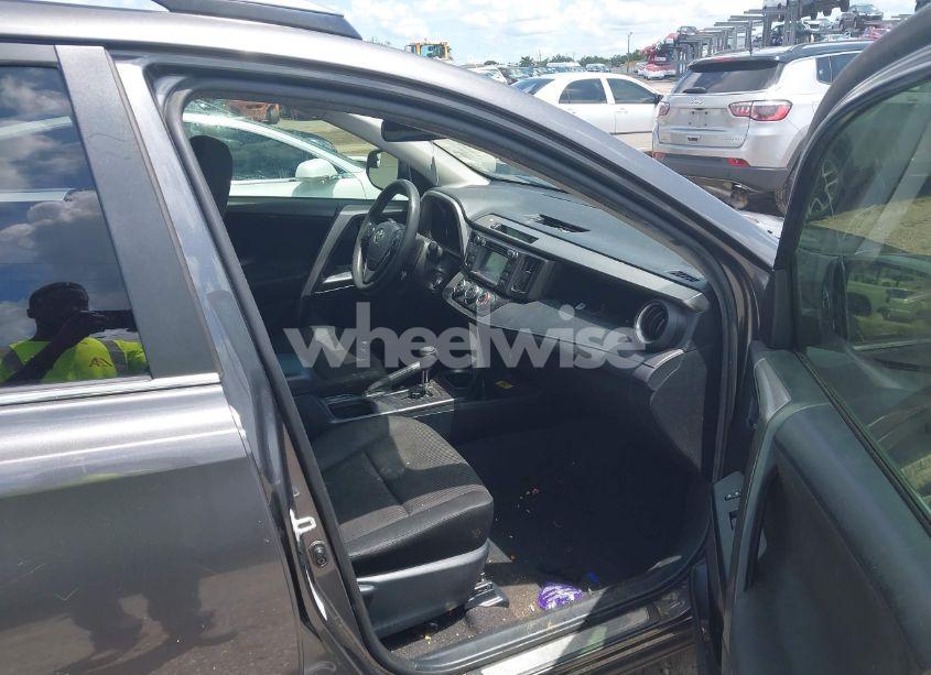 Photo 5 of 2018 Toyota Rav4 LE (VIN JTMZFREV0JJ154430)