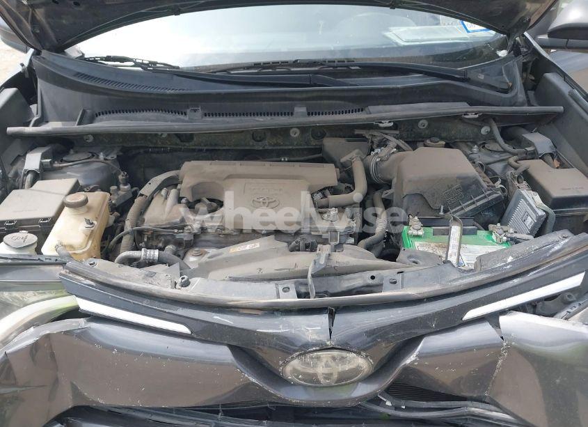 Photo 10 of 2018 Toyota Rav4 LE (VIN JTMZFREV0JJ211371)