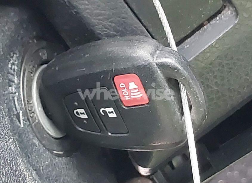 Photo 11 of 2018 Toyota Rav4 LE (VIN JTMZFREV0JJ211371)