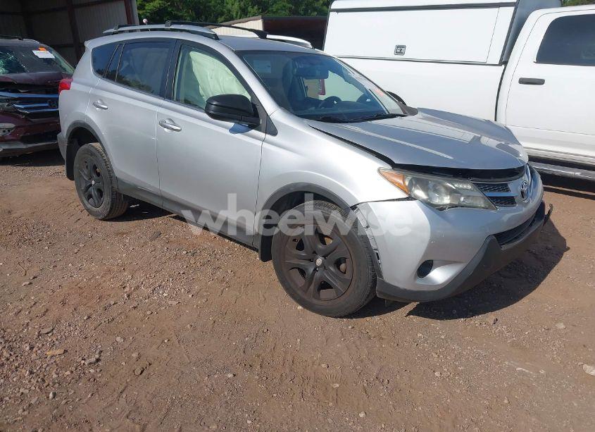 2015 Toyota Rav4 LE (VIN JTMZFREV1FJ039262) main photo