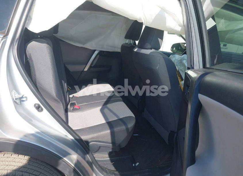 Photo 8 of 2015 Toyota Rav4 LE (VIN JTMZFREV1FJ039262)