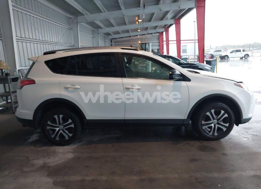Photo 13 of 2018 Toyota Rav4 LE (VIN JTMZFREV1JD130846)