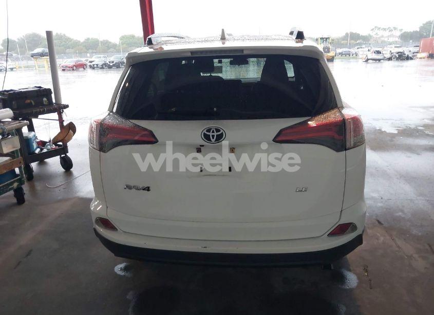 Photo 16 of 2018 Toyota Rav4 LE (VIN JTMZFREV1JD130846)