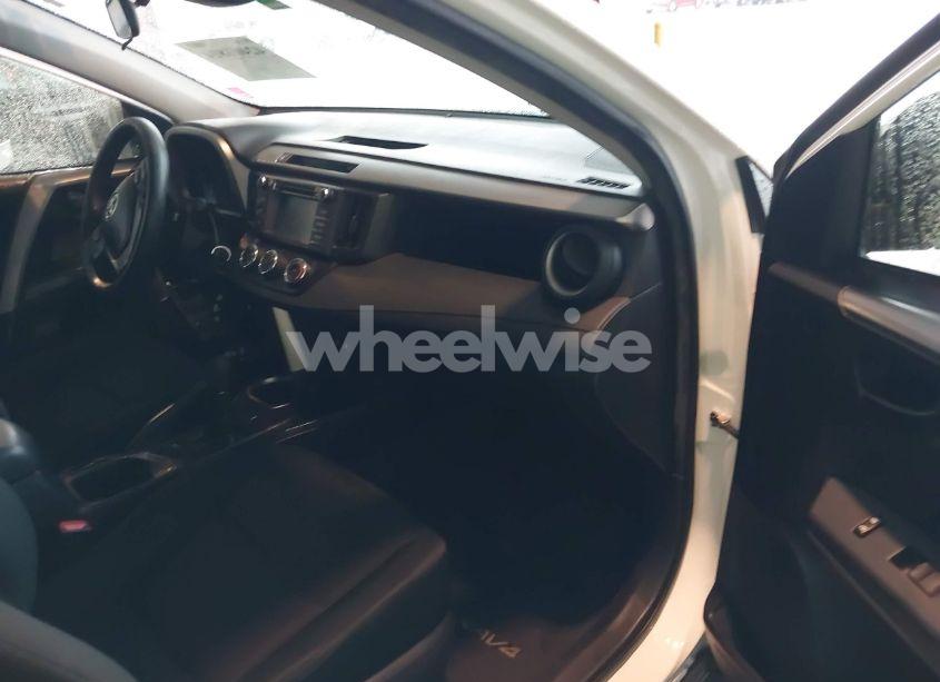 Photo 5 of 2018 Toyota Rav4 LE (VIN JTMZFREV1JD130846)