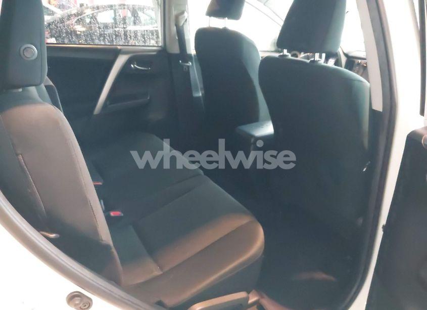 Photo 8 of 2018 Toyota Rav4 LE (VIN JTMZFREV1JD130846)