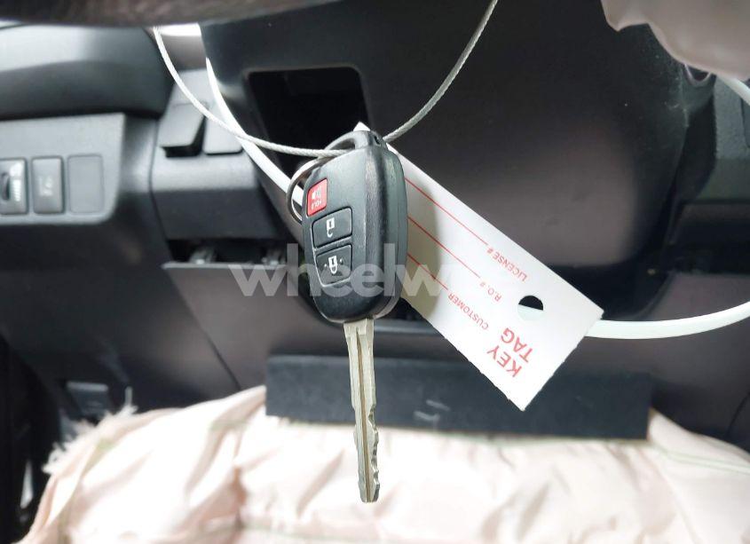 Photo 11 of 2017 Toyota Rav4 LE (VIN JTMZFREV2HJ109886)