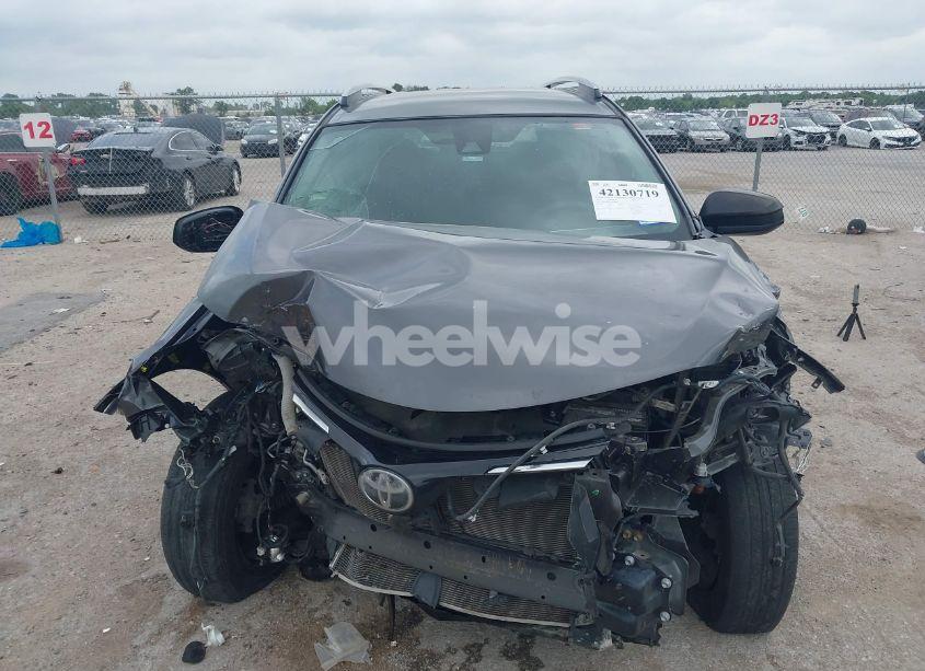 Photo 13 of 2017 Toyota Rav4 LE (VIN JTMZFREV2HJ109886)