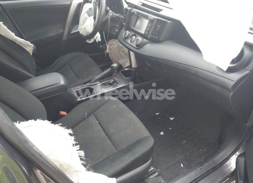 Photo 5 of 2017 Toyota Rav4 LE (VIN JTMZFREV2HJ109886)