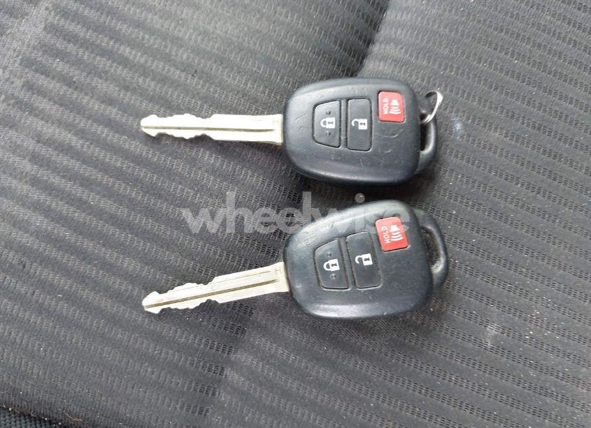 Photo 11 of 2015 Toyota Rav4 LE (VIN JTMZFREV3FJ036914)