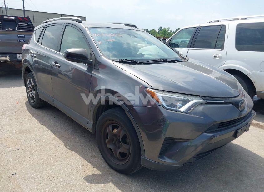 2017 Toyota Rav4 LE (VIN JTMZFREV3HJ714421) main photo