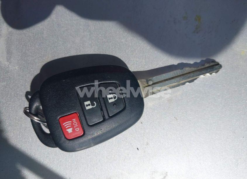 Photo 11 of 2015 Toyota Rav4 LE (VIN JTMZFREV4FD077227)