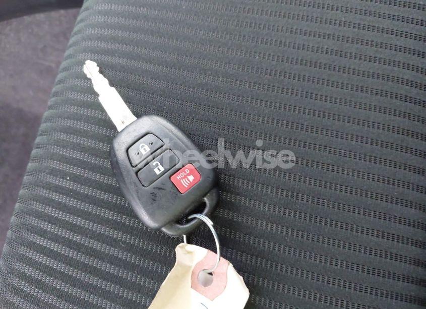 Photo 11 of 2018 Toyota Rav4 LE (VIN JTMZFREV4JJ195076)