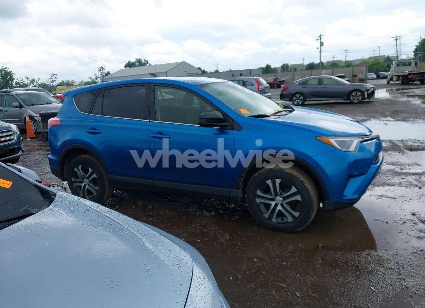 Photo 14 of 2018 Toyota Rav4 LE (VIN JTMZFREV4JJ195076)