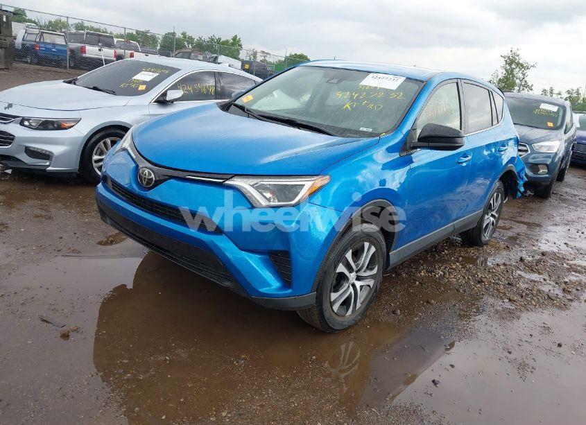 Photo 2 of 2018 Toyota Rav4 LE (VIN JTMZFREV4JJ195076)