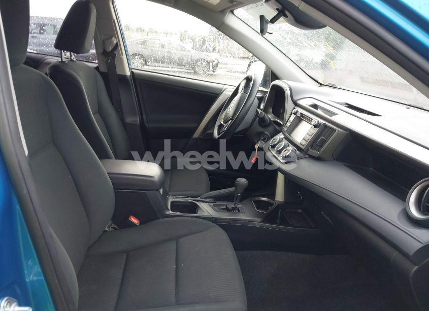 Photo 5 of 2018 Toyota Rav4 LE (VIN JTMZFREV4JJ195076)