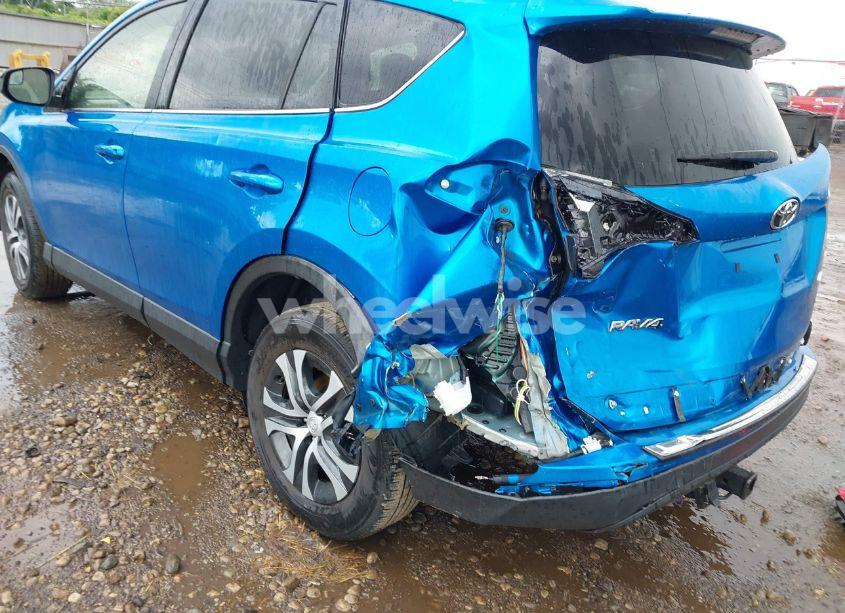 Photo 6 of 2018 Toyota Rav4 LE (VIN JTMZFREV4JJ195076)