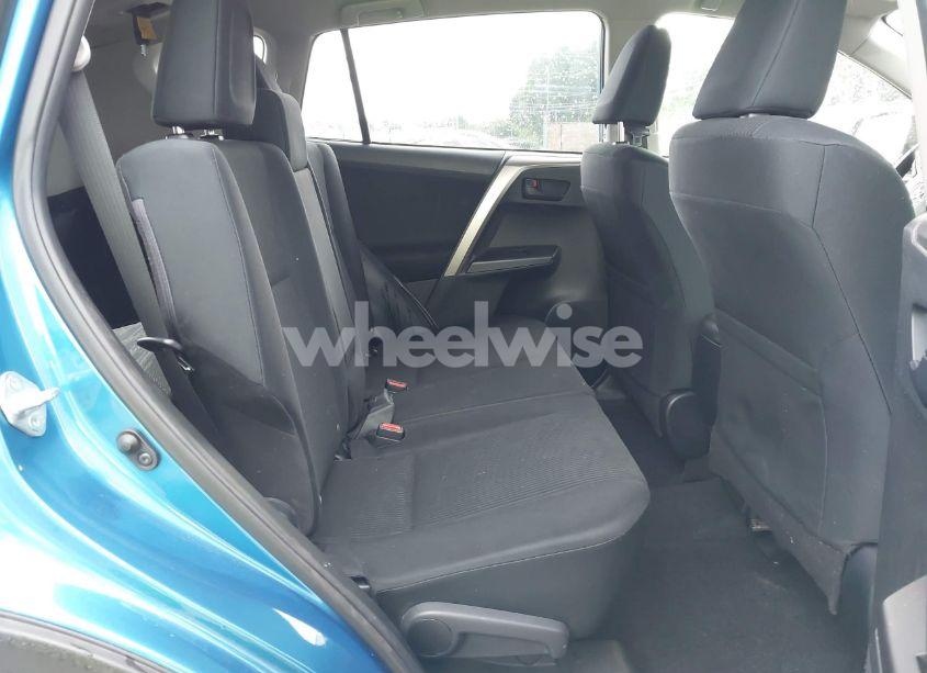 Photo 8 of 2018 Toyota Rav4 LE (VIN JTMZFREV4JJ195076)