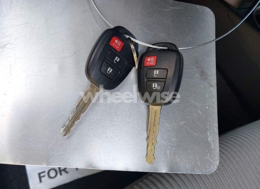 Photo 11 of 2015 Toyota Rav4 LE (VIN JTMZFREV5FD061134)