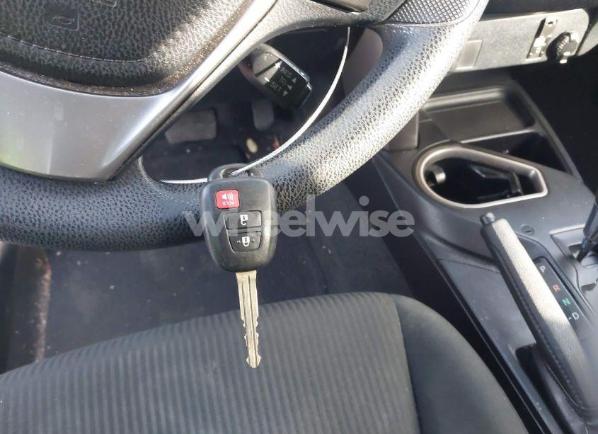 Photo 11 of 2016 Toyota Rav4 LE (VIN JTMZFREV6GJ060531)