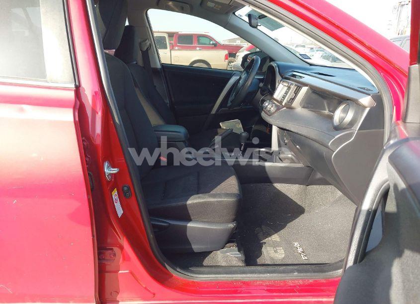 Photo 5 of 2016 Toyota Rav4 LE (VIN JTMZFREV6GJ060531)