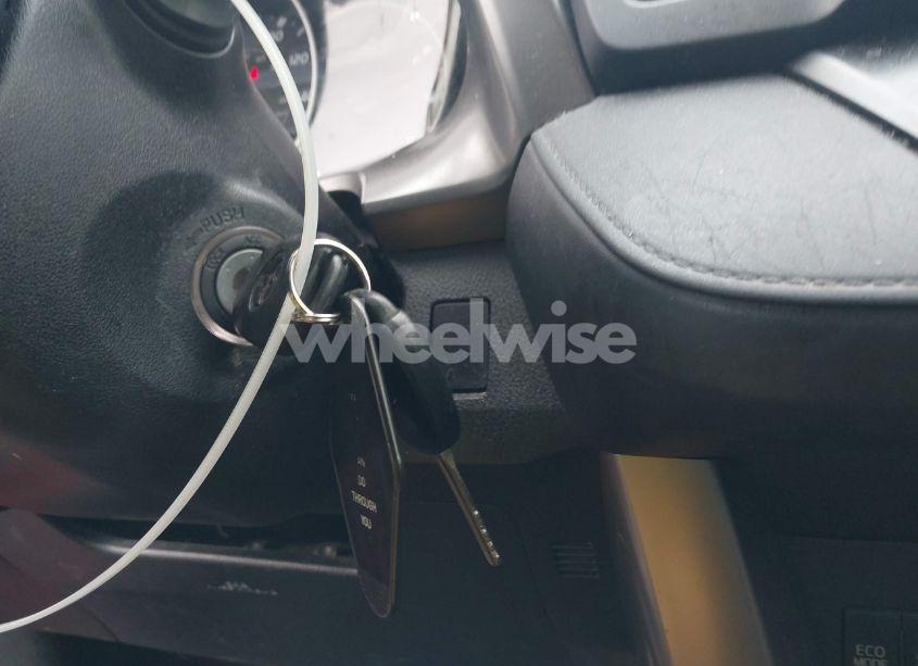 Photo 11 of 2016 Toyota Rav4 LE (VIN JTMZFREV6GJ078639)