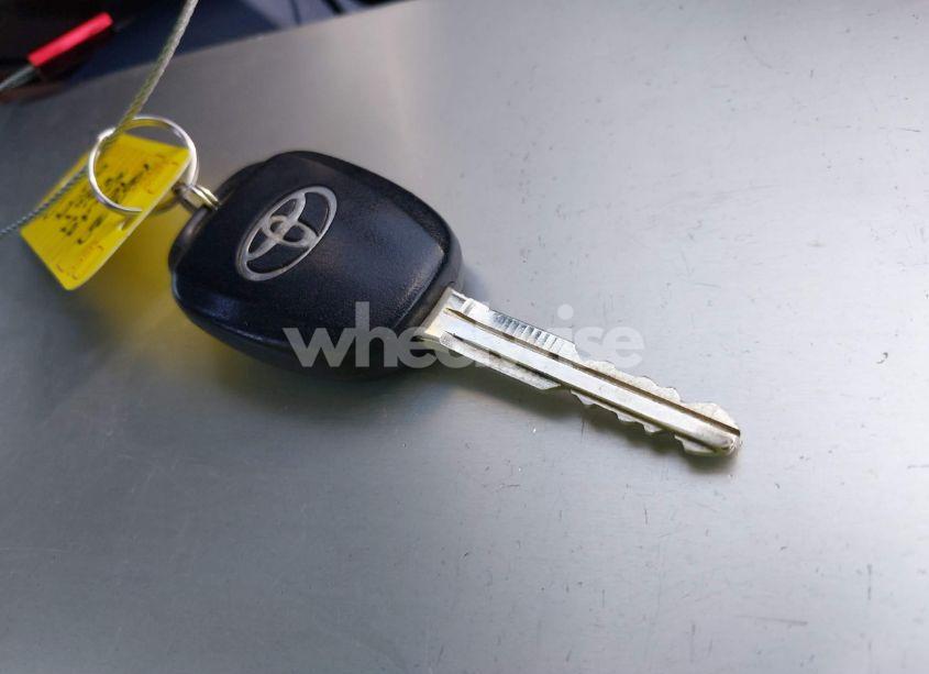 Photo 11 of 2015 Toyota Rav4 LE (VIN JTMZFREV7FJ045079)