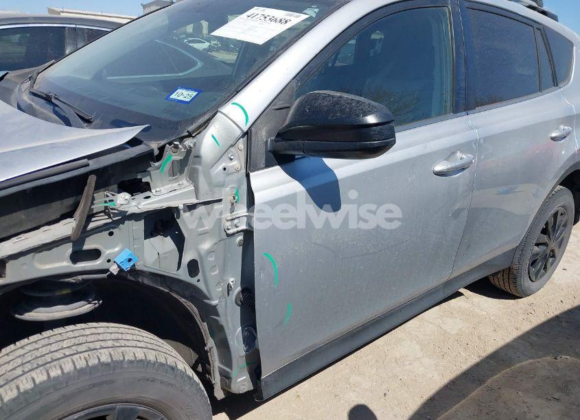 Photo 18 of 2015 Toyota Rav4 LE (VIN JTMZFREV7FJ055532)