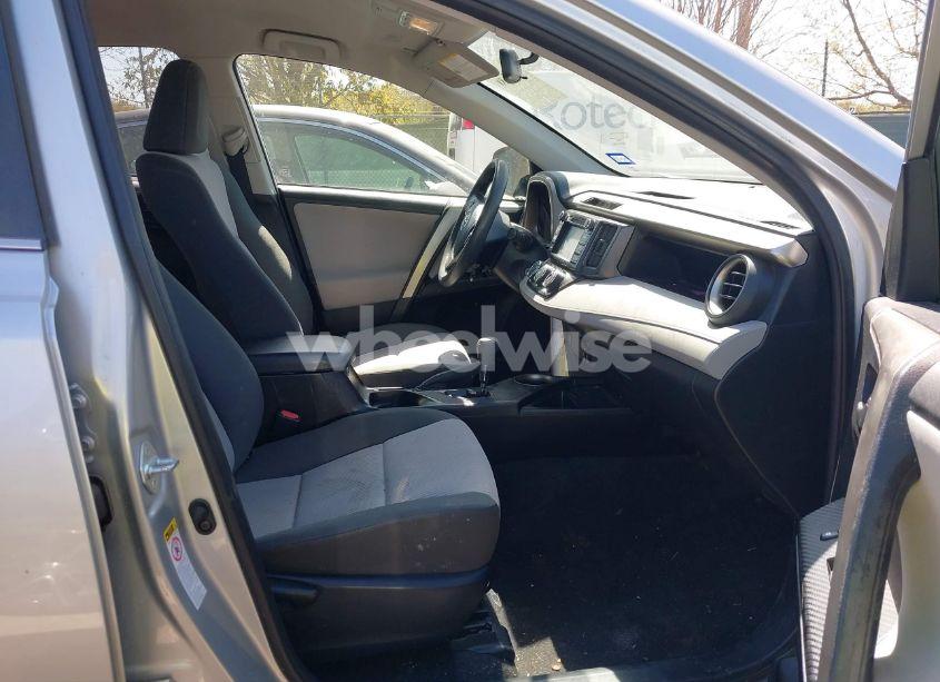 Photo 5 of 2015 Toyota Rav4 LE (VIN JTMZFREV7FJ055532)