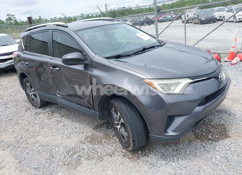 2016 Toyota Rav4 LE (VIN JTMZFREV7GJ078424) main photo
