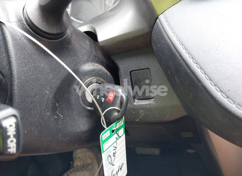 Photo 11 of 2016 Toyota Rav4 LE (VIN JTMZFREV7GJ078424)