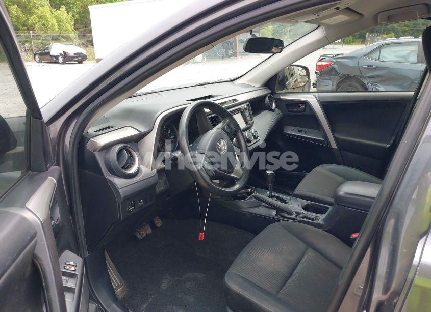 Photo 5 of 2016 Toyota Rav4 LE (VIN JTMZFREV7GJ078424)