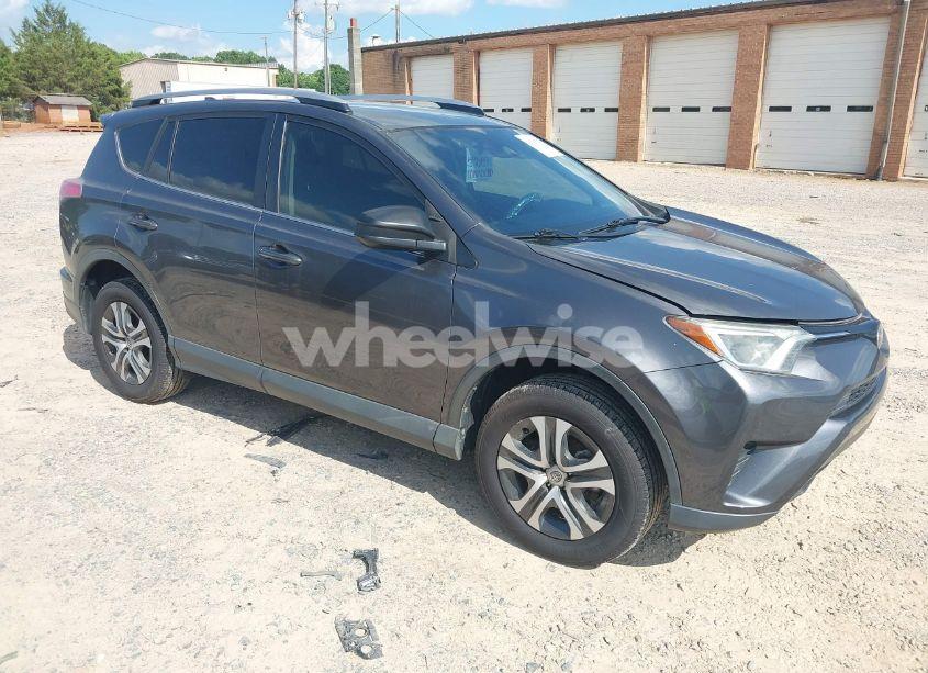 2017 Toyota Rav4 LE (VIN JTMZFREV7HJ138591) main photo
