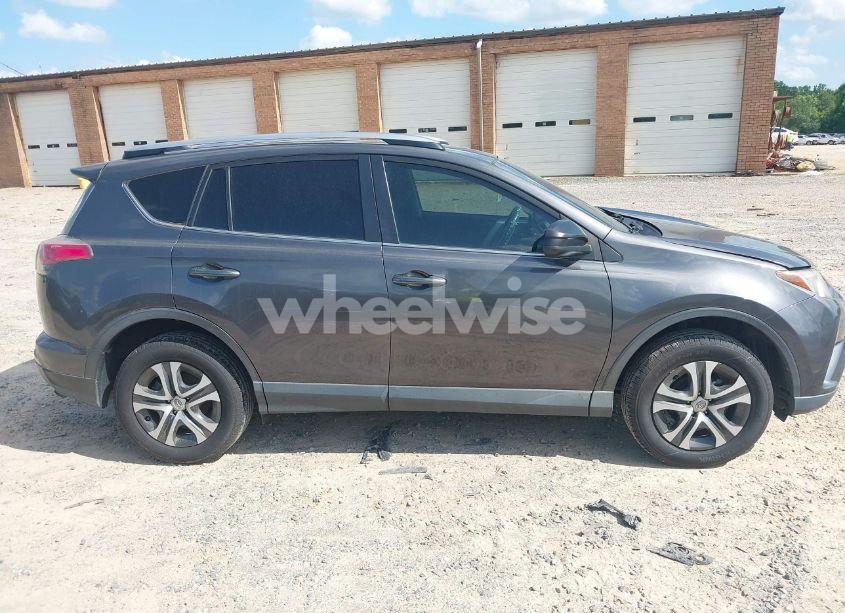 Photo 13 of 2017 Toyota Rav4 LE (VIN JTMZFREV7HJ138591)