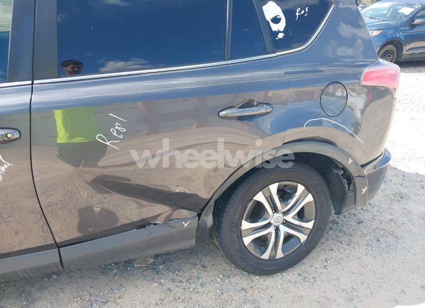 Photo 6 of 2017 Toyota Rav4 LE (VIN JTMZFREV7HJ138591)