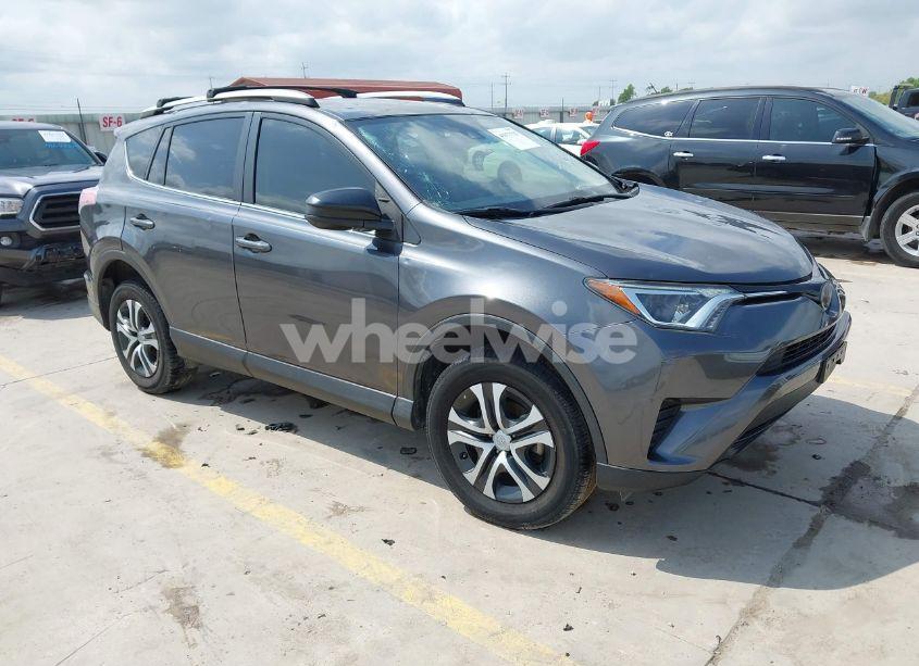 2018 Toyota Rav4 LE (VIN JTMZFREV7JJ724116) main photo