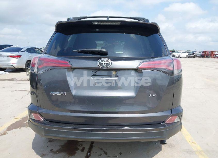 Photo 16 of 2018 Toyota Rav4 LE (VIN JTMZFREV7JJ724116)