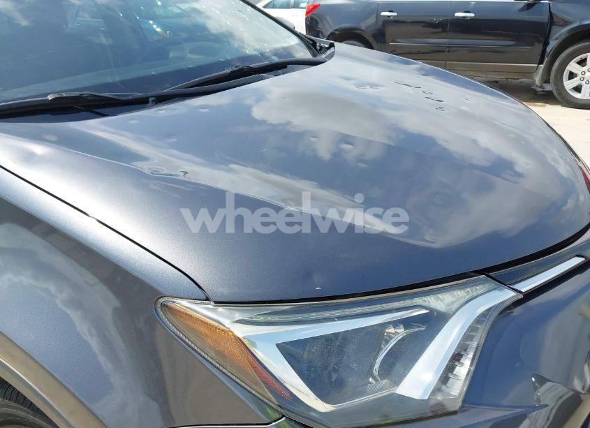 Photo 6 of 2018 Toyota Rav4 LE (VIN JTMZFREV7JJ724116)