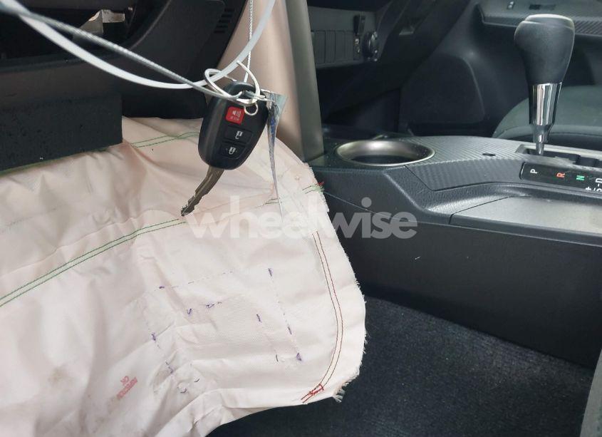 Photo 11 of 2015 Toyota Rav4 LE (VIN JTMZFREV8FJ032468)