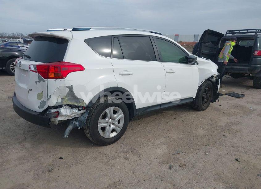 Photo 4 of 2015 Toyota Rav4 LE (VIN JTMZFREV8FJ032468)