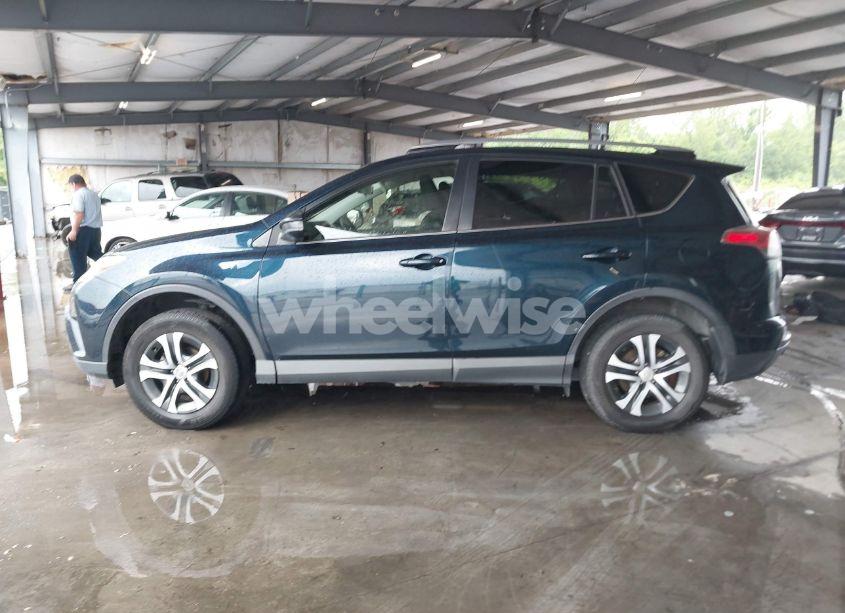 Photo 14 of 2018 Toyota Rav4 LE (VIN JTMZFREV8JJ191399)