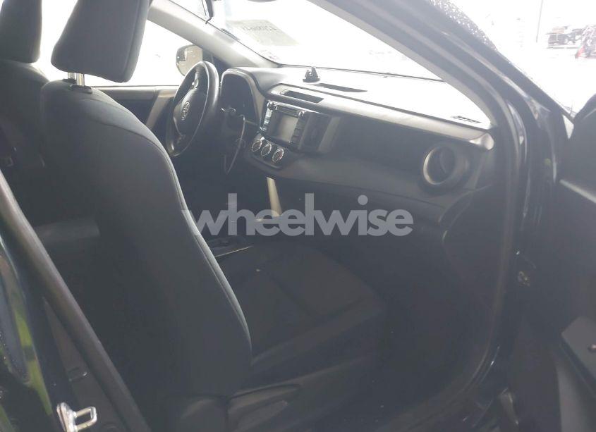 Photo 5 of 2018 Toyota Rav4 LE (VIN JTMZFREV8JJ191399)