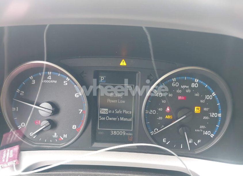 Photo 15 of 2018 Toyota Rav4 LE (VIN JTMZFREV8JJ728725)