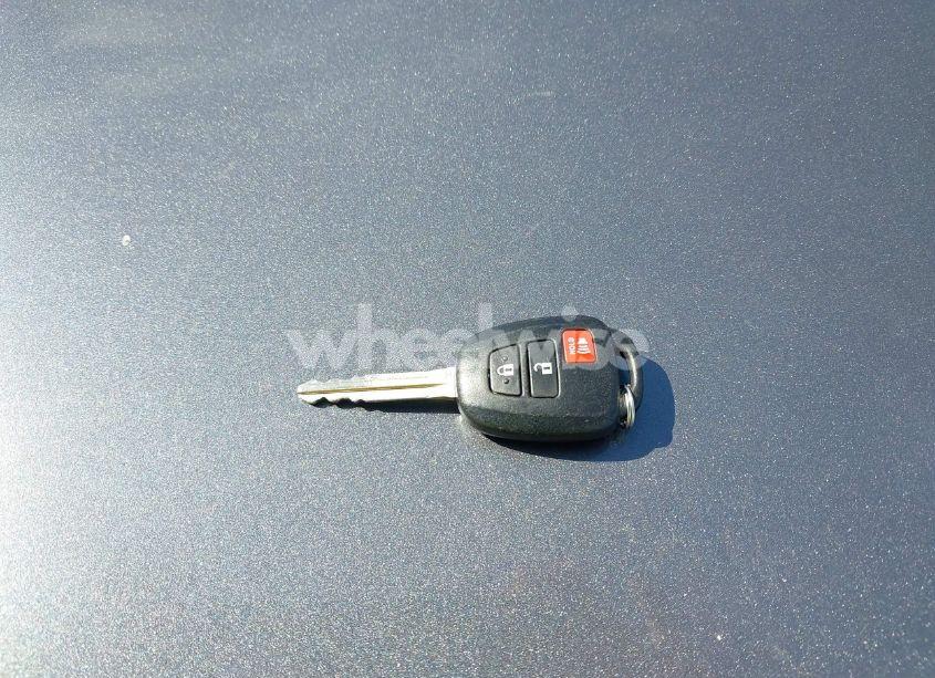 Photo 11 of 2016 Toyota Rav4 LE (VIN JTMZFREV9GJ065156)