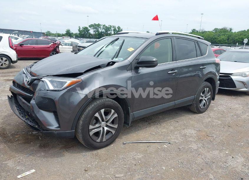 Photo 2 of 2016 Toyota Rav4 LE (VIN JTMZFREVXGJ072715)
