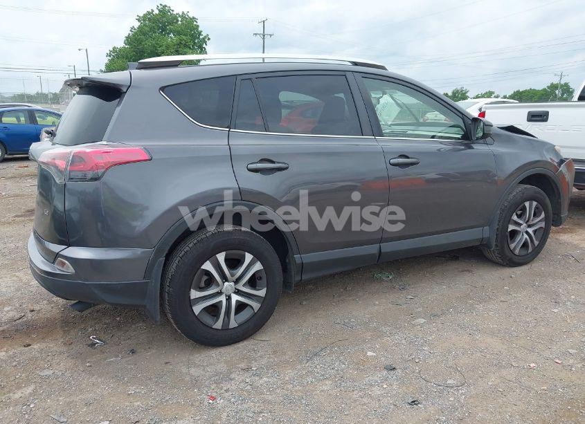 Photo 4 of 2016 Toyota Rav4 LE (VIN JTMZFREVXGJ072715)