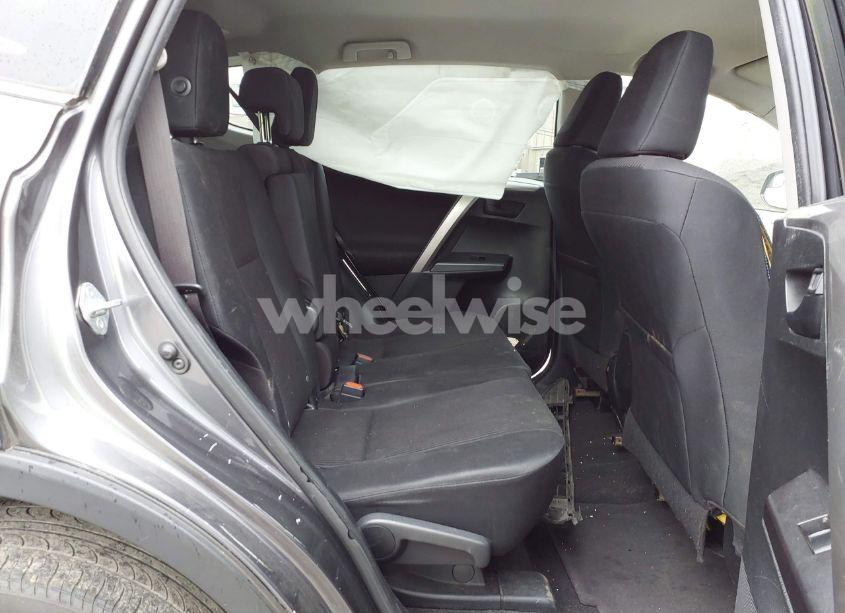 Photo 8 of 2018 Toyota Rav4 LE (VIN JTMZFREVXJJ169369)