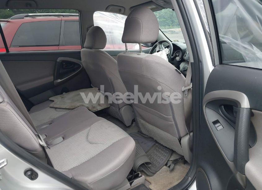 Photo 8 of 2006 Toyota Rav4 BASE V6 (VIN JTMZK33V265002841)