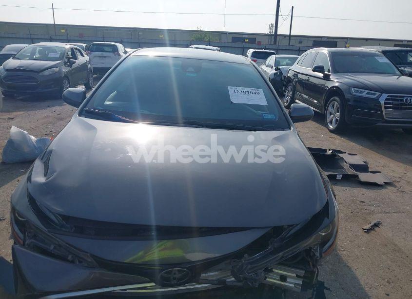 Photo 12 of 2021 Toyota Corolla XSE (VIN JTNA4MBE1M3105560)