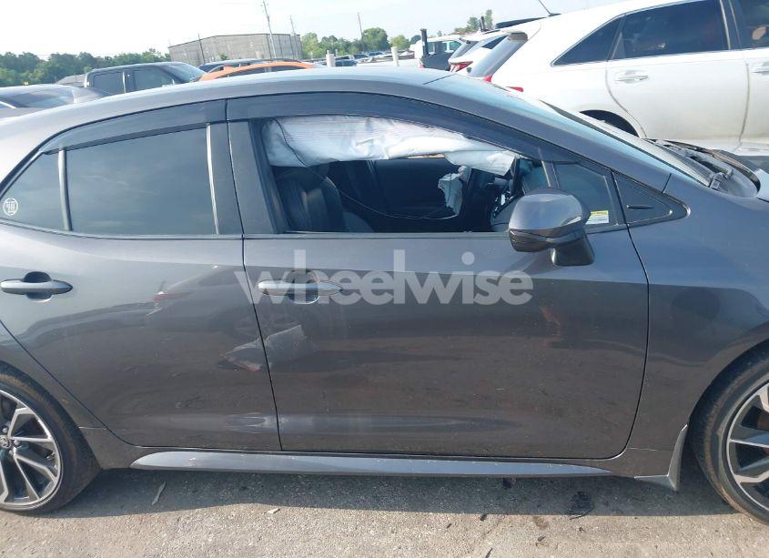 Photo 13 of 2021 Toyota Corolla XSE (VIN JTNA4MBE1M3105560)